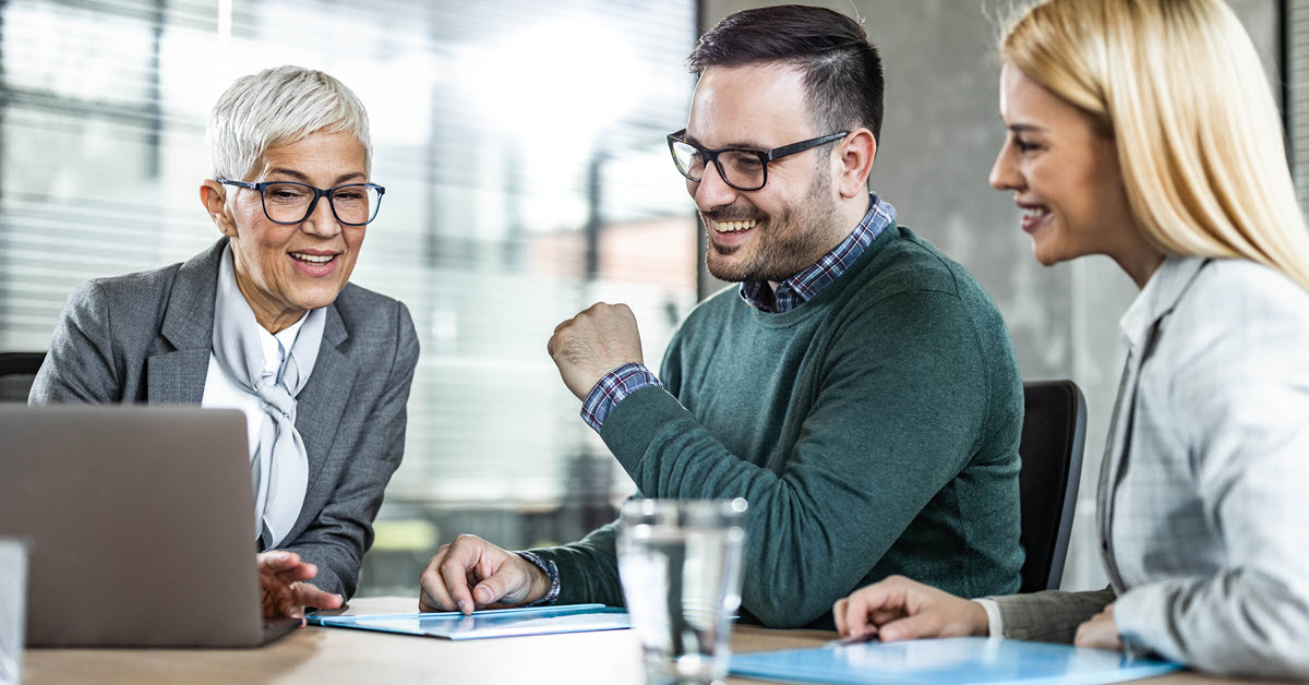 Agent speaking with clients